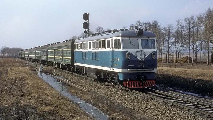 locomotora de combustión interna de accionamiento hidráulico