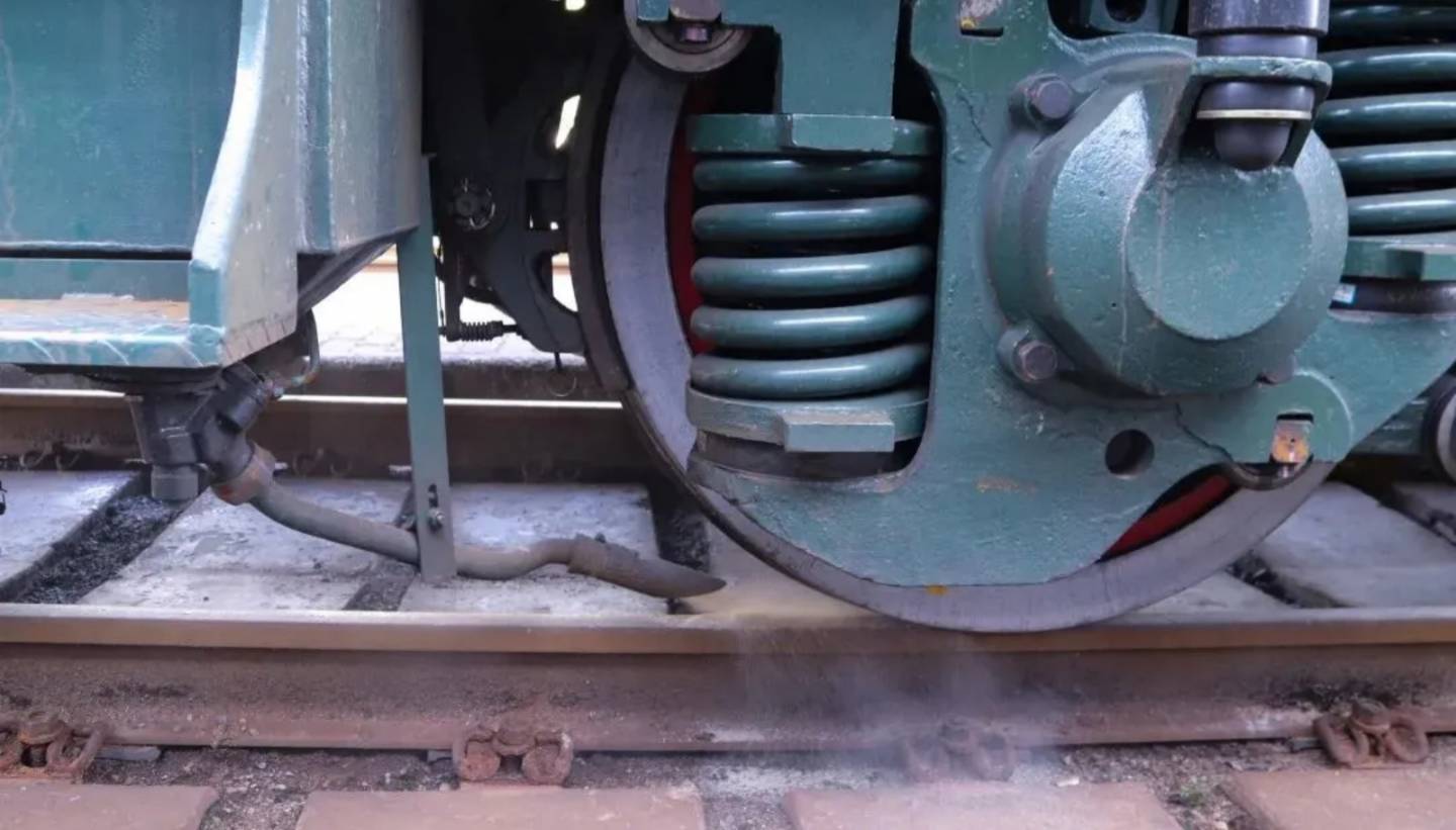 ¿Cómo evita un tren de la rueda?