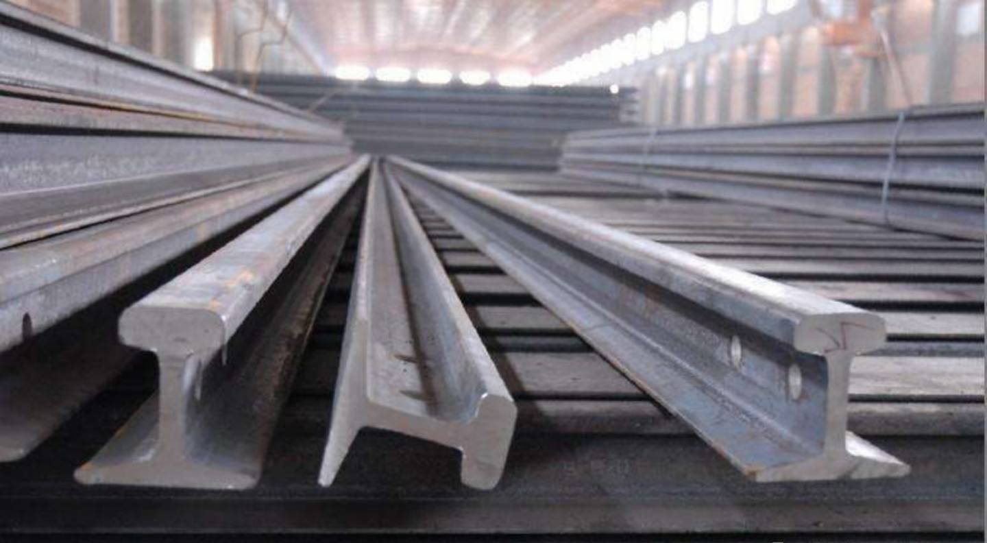 Guía completa de clasificación ferroviaria: peso, resistencia y aplicaciones